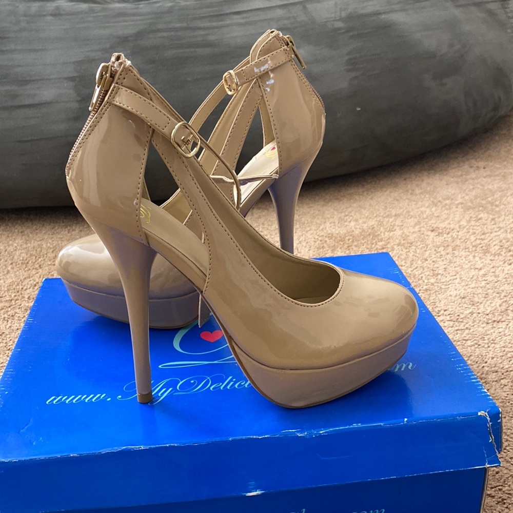 Never worn shoe